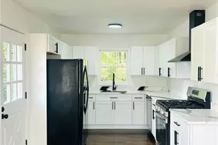 2344 Hollyridge Dr SW, Marietta, GA 30060 - Photo 9