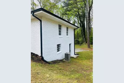 2344 Hollyridge Dr SW, Marietta, GA 30060 - Photo 7