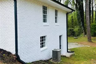 2344 Hollyridge Dr SW, Marietta, GA 30060 - Photo 7