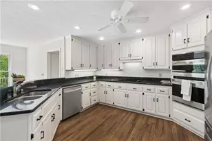 5055 Roxburgh Dr, Roswell, GA 30076 - Photo 9