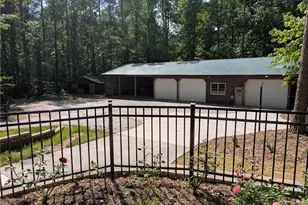 2292 Brookfield Dr, Lawrenceville, GA 30043 - Photo 3