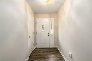 3844 Scarsborough Dr, Lawrenceville, GA 30044 - Photo 5