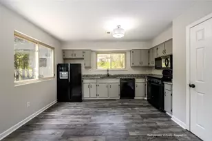 3844 Scarsborough Dr, Lawrenceville, GA 30044 - Photo 9