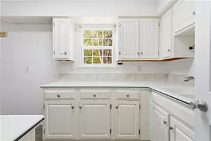 393 Promenade Ct SW, Marietta, GA 30064 - Photo 13