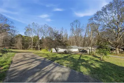 3931 Green Drive, Gainesville, GA 30506 - Photo 5