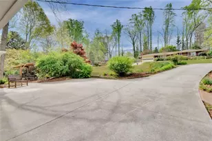 2774 Overlook Dr, Atlanta, GA 30345 - Photo 3