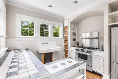 2417 Glenwood Drive NE, Atlanta, GA 30305 - Photo 9