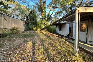 1199 Warfield St NW, Atlanta, GA 30318 - Photo 9