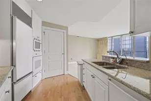 700 Park Regency Pl, Atlanta, GA 30326 - Photo 13