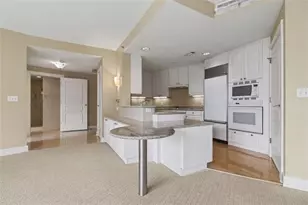 700 Park Regency Pl, Atlanta, GA 30326 - Photo 11