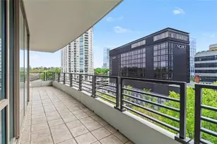 700 Park Regency Pl, Atlanta, GA 30326 - Photo 17