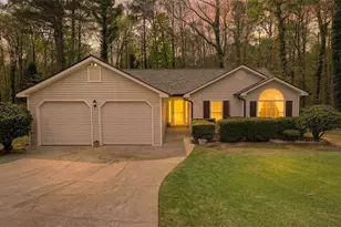 3962 Edgebrook Dr, Flowery Branch, GA 30542 - Photo 3