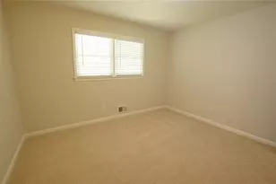 2201 Meadow Wood Ct, Marietta, GA 30062 - Photo 11