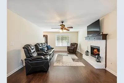 2055 Castle Royale Drive, Lawrenceville, GA 30043 - Photo 5