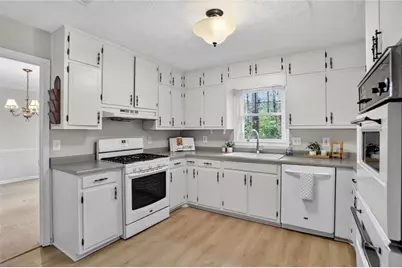 4624 Mountain Creek Drive NE, Roswell, GA 30075 - Photo 3