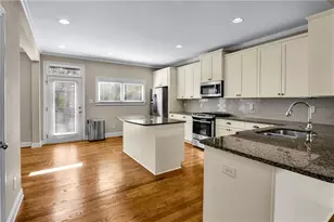 1660 Gilstrap Ln NW, Atlanta, GA 30318 - Photo 9