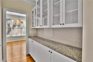 1660 Gilstrap Ln NW, Atlanta, GA 30318 - Photo 19