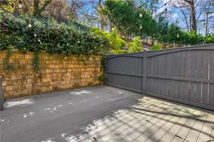 1660 Gilstrap Ln NW, Atlanta, GA 30318 - Photo 23