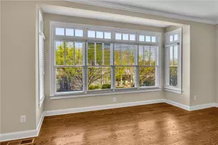 1660 Gilstrap Ln NW, Atlanta, GA 30318 - Photo 5