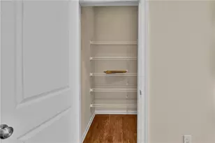 1660 Gilstrap Ln NW, Atlanta, GA 30318 - Photo 13