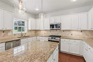 321 Meadowcrest Cir, Canton, GA 30115 - Photo 9