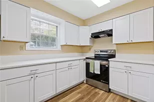 4447 Pineridge Cir, Dunwoody, GA 30338 - Photo 11