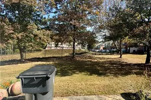 3871 Pleasant Oaks Dr, Lawrenceville, GA 30044 - Photo 5