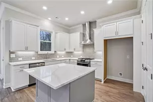 581 Beechwood Wy, Hoschton, GA 30548 - Photo 9