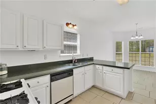 135 Kripple Kreek Dr, Sharpsburg, GA 30277 - Photo 9