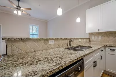 1949 Sterling Oaks Circle NE #13, Atlanta, GA 30319 - Photo 7