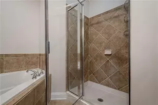 1949 Sterling Oaks Cir NE, Atlanta, GA 30319 - Photo 17