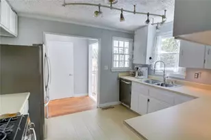 1949 Shalimar Dr NE, Atlanta, GA 30345 - Photo 15