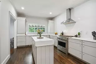 5684 River Oaks Pl NW, Atlanta, GA 30327 - Photo 5