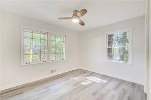 3553 Sandy Woods Ln, Stone Mountain, GA 30083 - Photo 17