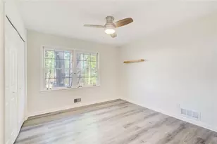 3553 Sandy Woods Ln, Stone Mountain, GA 30083 - Photo 15