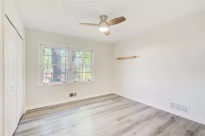 3553 Sandy Woods Lane, Stone Mountain, GA 30083 - Photo 15