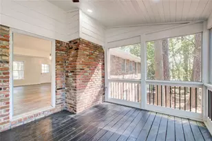 3553 Sandy Woods Ln, Stone Mountain, GA 30083 - Photo 11