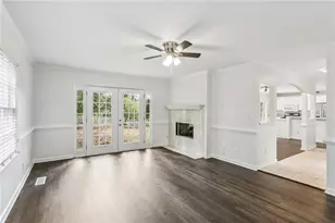 2581 Sharondale Dr, Atlanta, GA 30305 - Photo 9