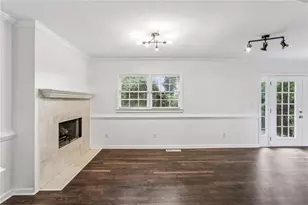 2581 Sharondale Dr, Atlanta, GA 30305 - Photo 11