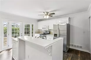 2581 Sharondale Dr, Atlanta, GA 30305 - Photo 15