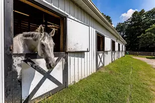 4966 Long Island Dr, Atlanta, GA 30327 - Photo 63