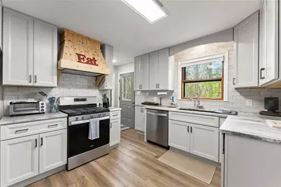 103 Tugalo Point, Lavonia, GA 30553 - Photo 9