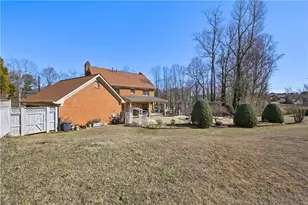 110 Amsterdam Dr SW, Lilburn, GA 30047 - Photo 51