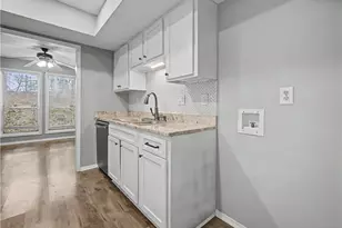 2011 Canyon Point Cir, Roswell, GA 30076 - Photo 15