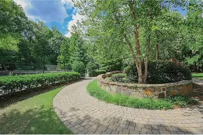 1128 Westchester Ridge NE, Brookhaven, GA 30329 - Photo 33