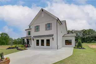 562 Winding Rose Dr, Hoschton, GA 30548 - Photo 3