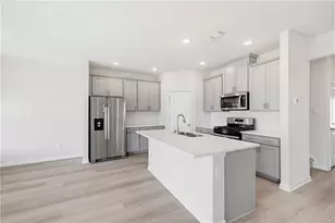 7768 Richmond Trl, Fairburn, GA 30213 - Photo 9