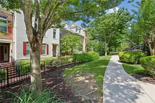 2707 Wander Ln, Alpharetta, GA 30022 - Photo 3