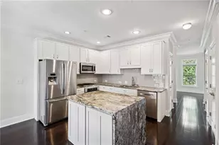 2707 Wander Ln, Alpharetta, GA 30022 - Photo 7