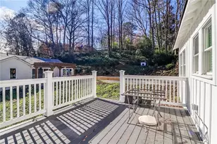 60 Hardeman Rd, Sandy Springs, GA 30342 - Photo 9